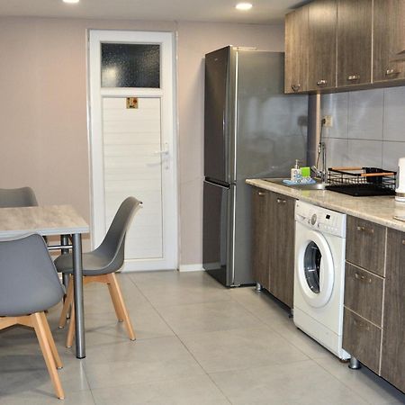 Nikas Apartment Tbilisi ภายนอก รูปภาพ