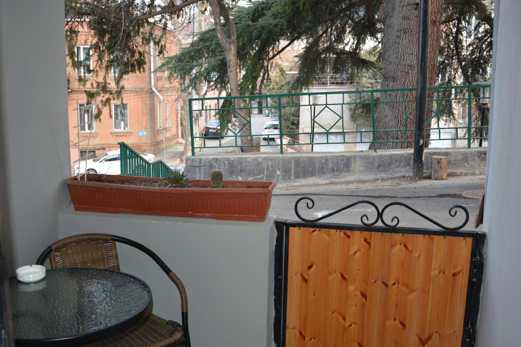 Nikas Apartment Tbilisi ภายนอก รูปภาพ