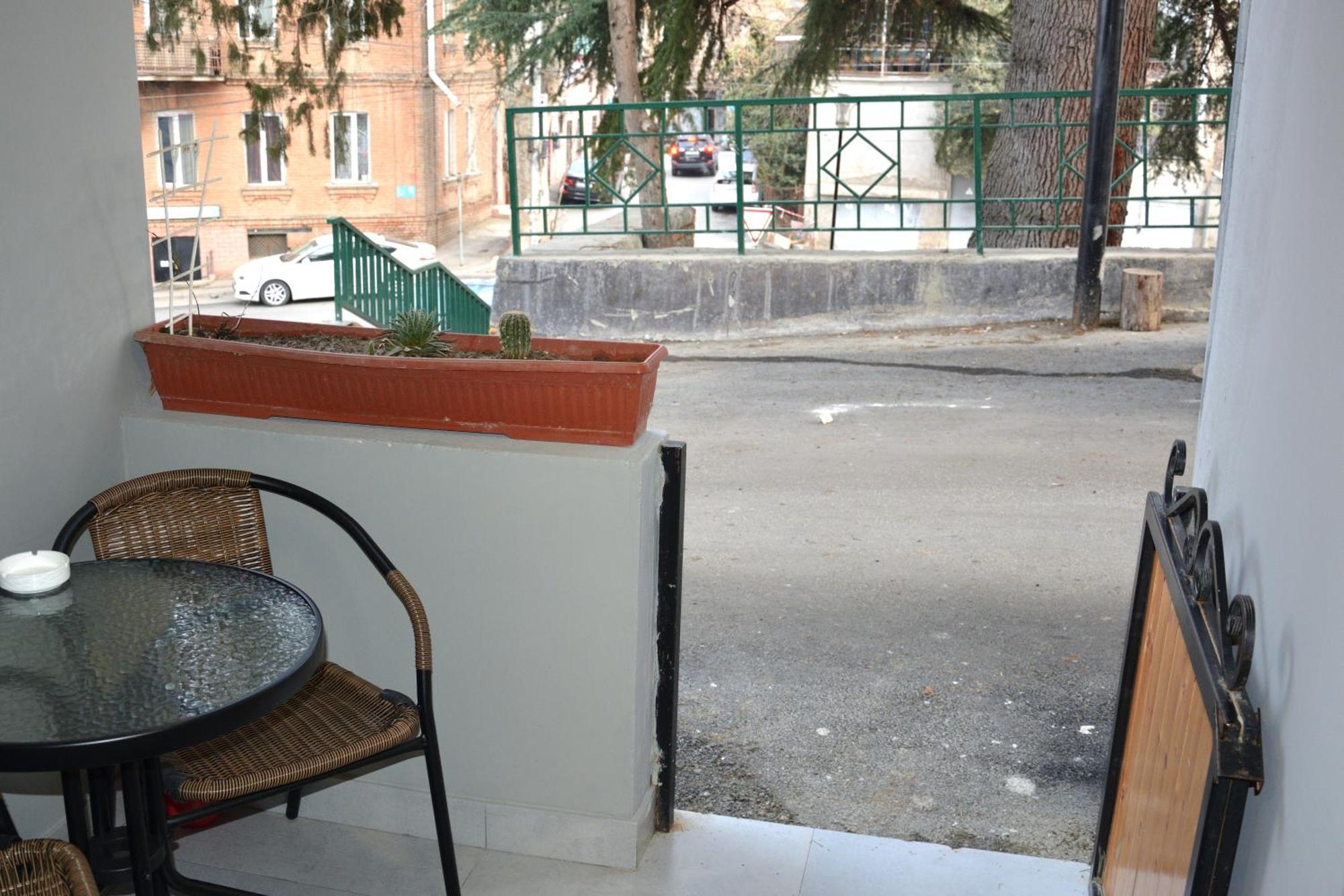 Nikas Apartment Tbilisi ภายนอก รูปภาพ