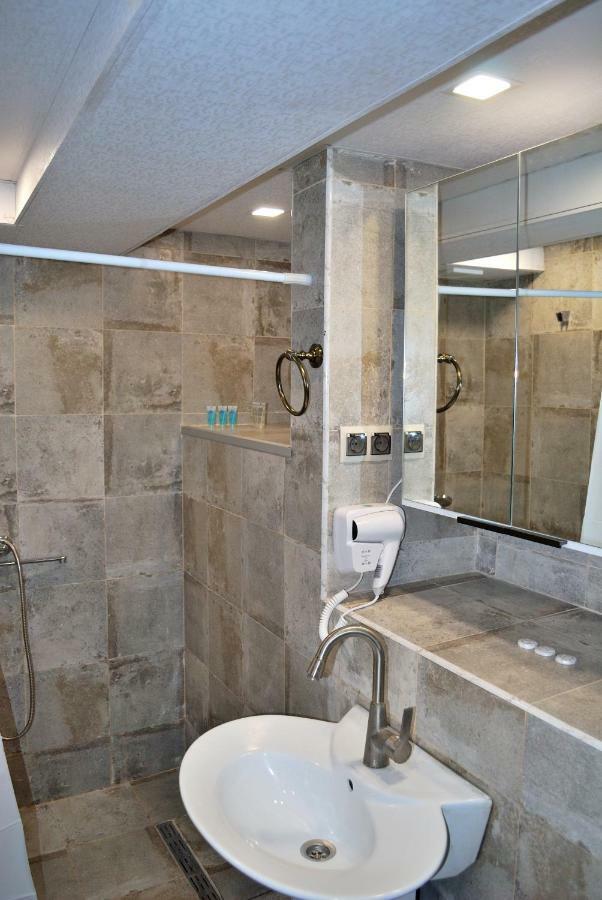 Nikas Apartment Tbilisi ภายนอก รูปภาพ